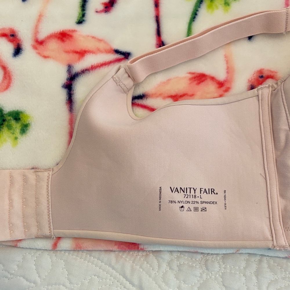 Vanity Fair Beige and Cream Bras Set 4 like new bras - Picture 2 of 7